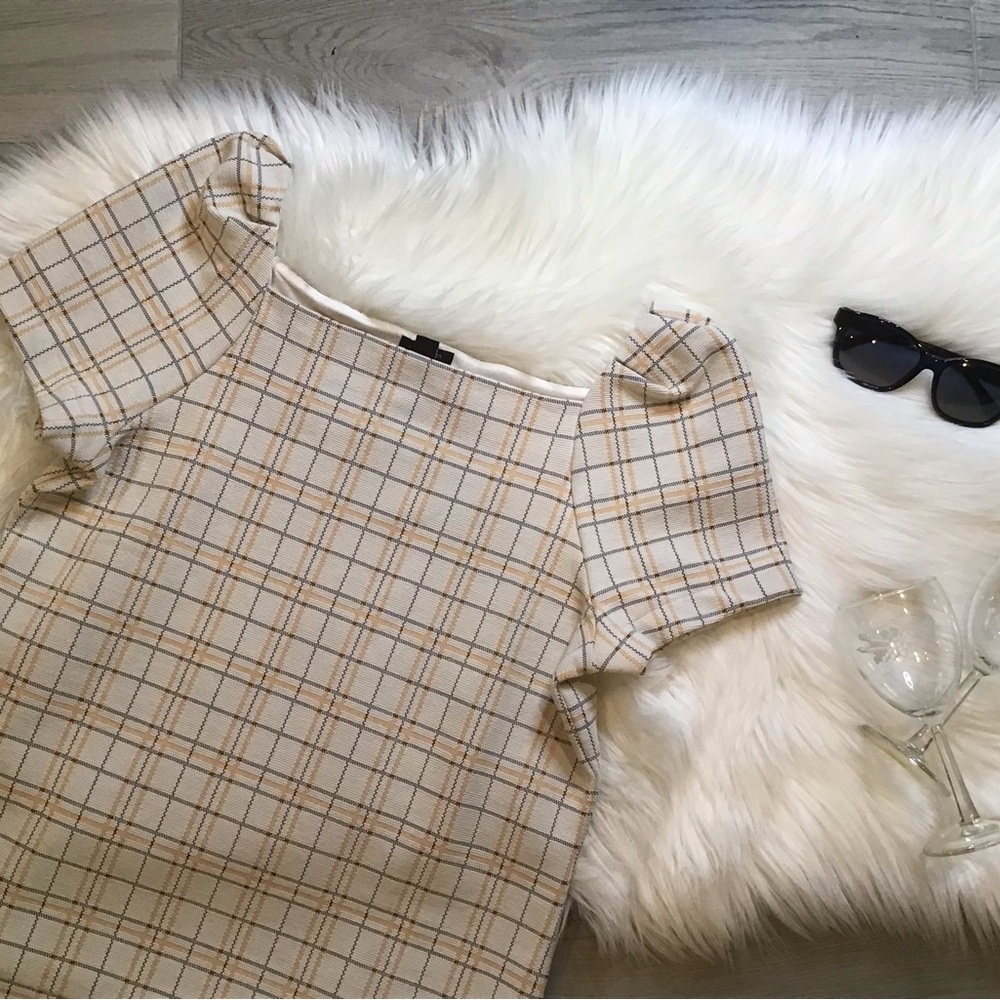 Ann Taylor Plaid Short Sleeve Top
